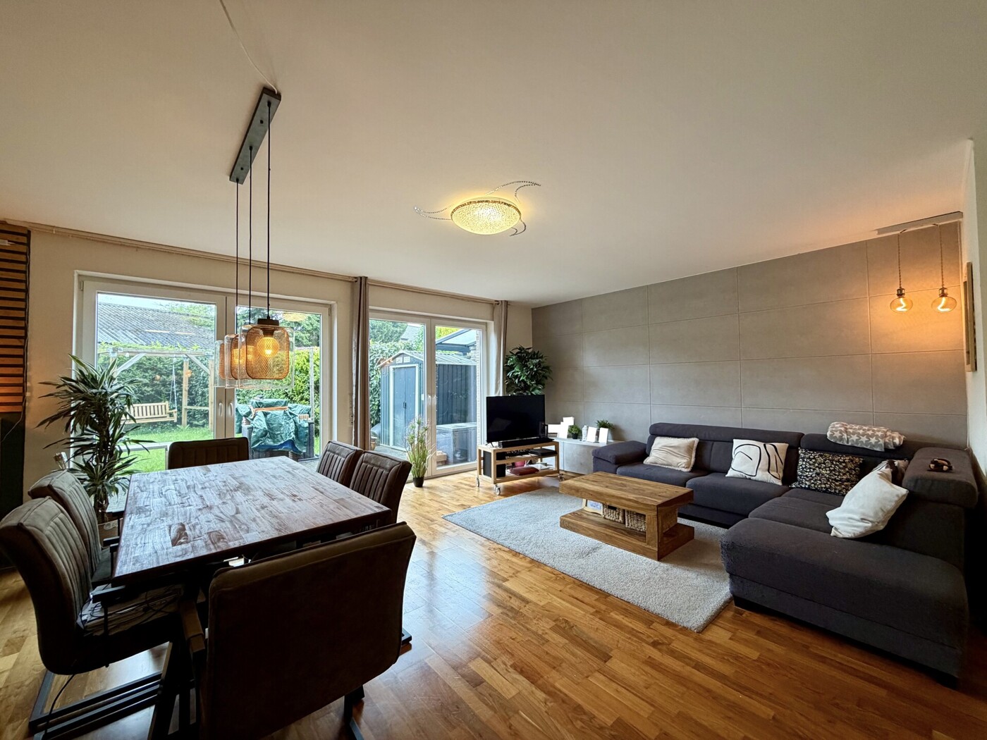 offenes Wohn- & Esszimmer