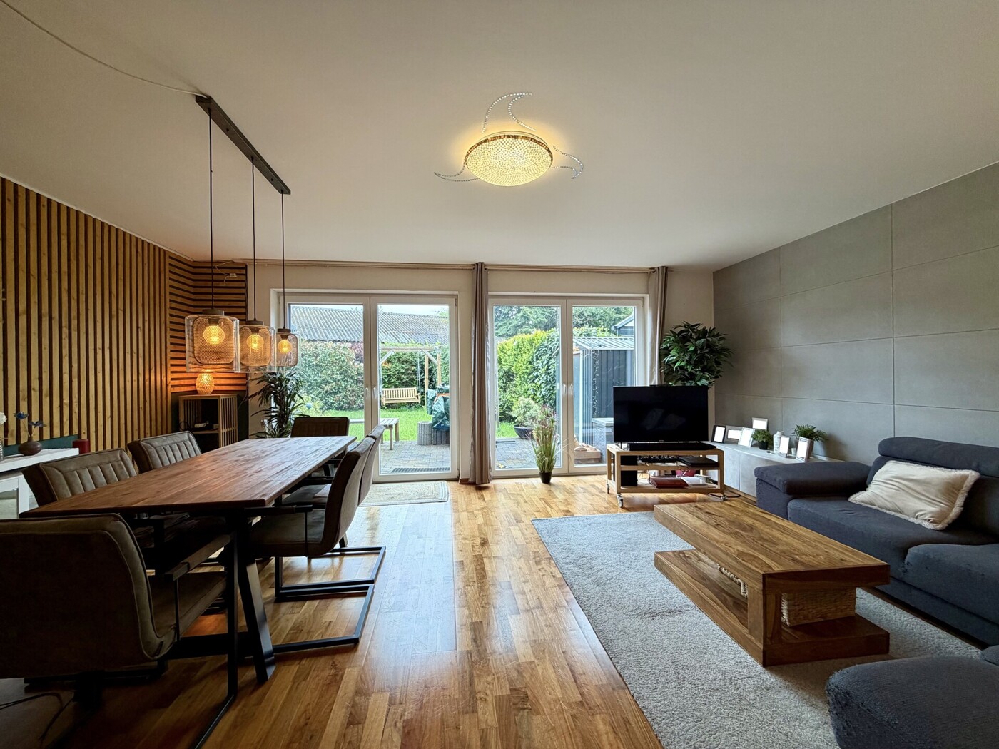 offenes Wohn- & Esszimmer