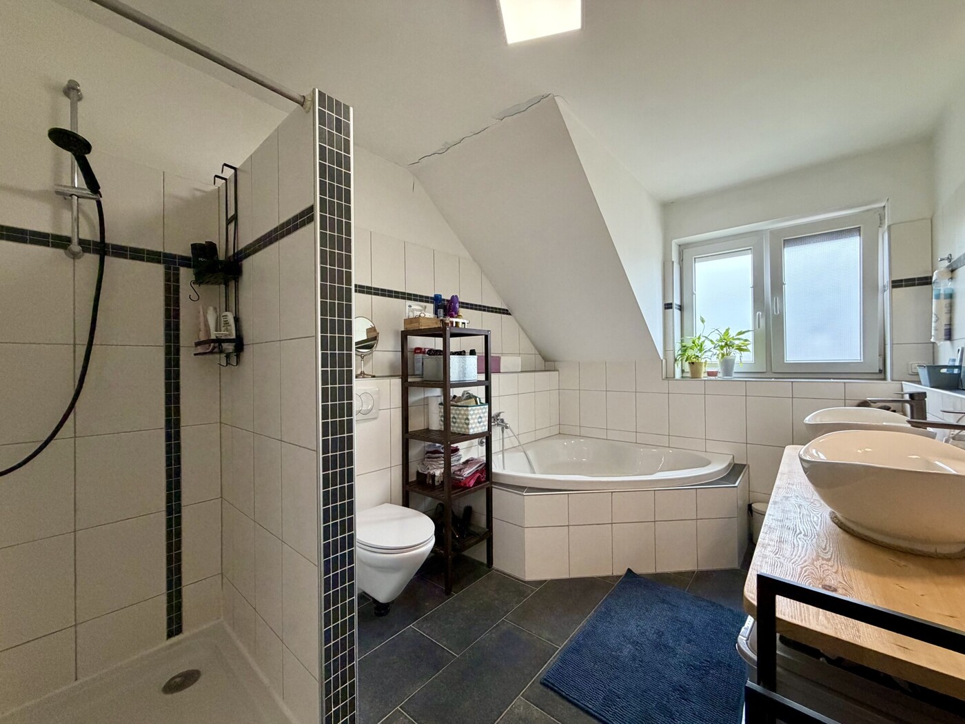 Tageslicht-Badezimmer