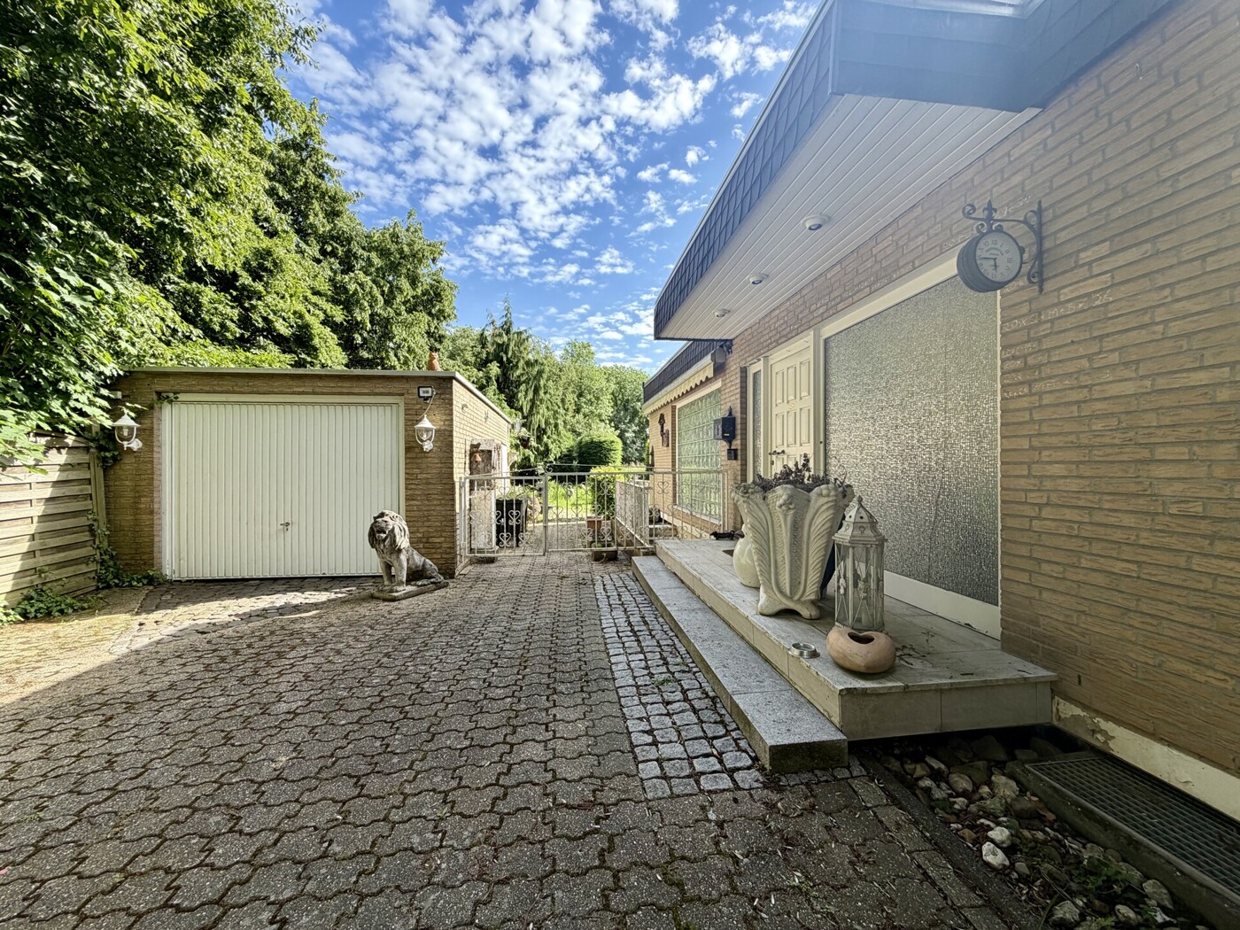 Garage / Einfahrt