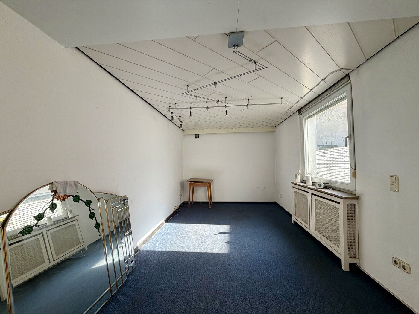 Büro / Besprechungsraum
