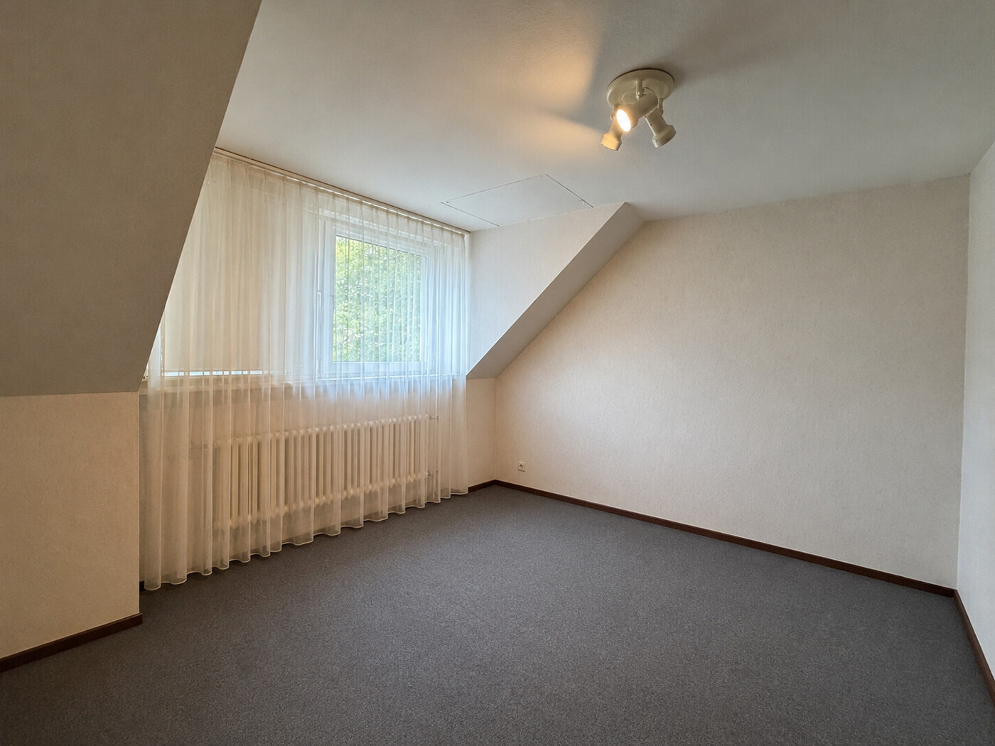 Büro / Kind_DG