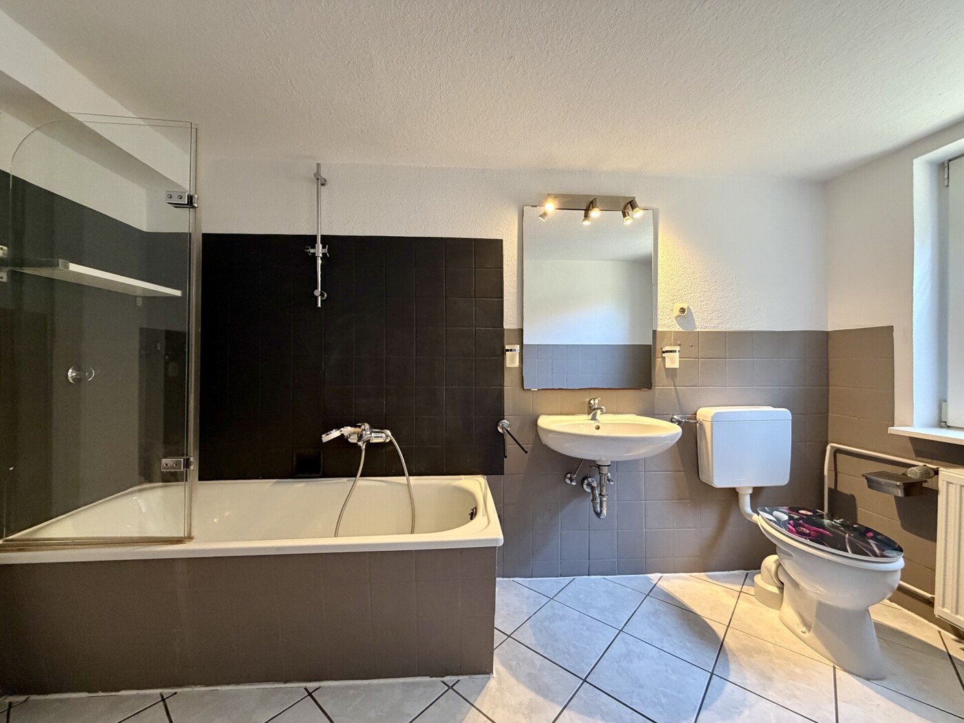 Badezimmer-Einliegerwohnung