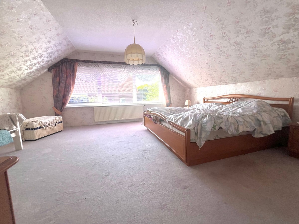 Schlafzimmer DG