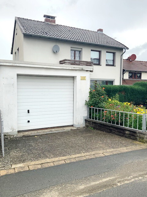 Garage mit Sektionaltor