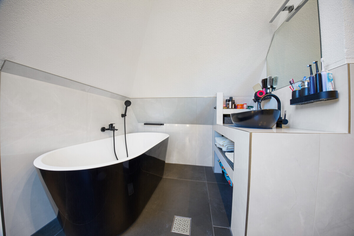 Badezimmer DG