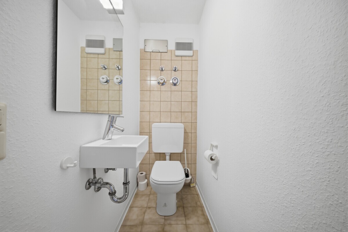 1. DG GÄSTE-WC