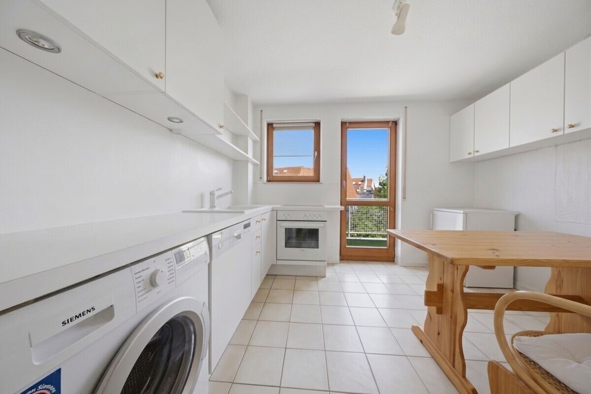 1. DG KÜCHE MIT OSTBALKON
