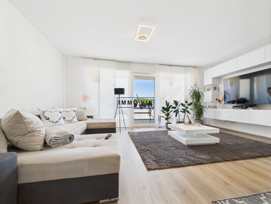 CAM03756G0-PR0043-STILL005