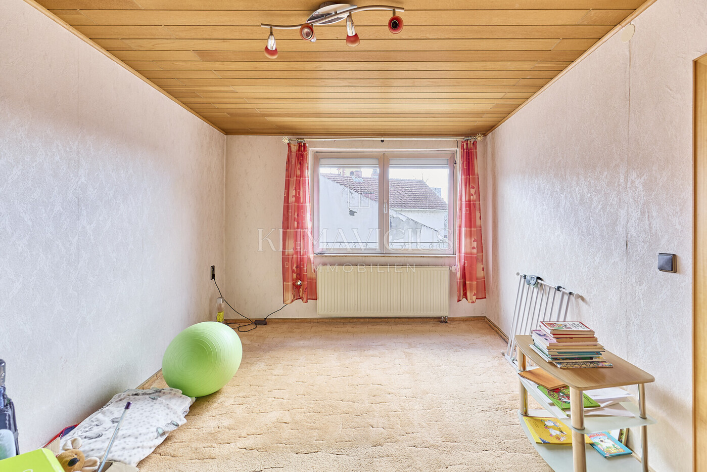 Schlafzimmer (vorderes Haus)
