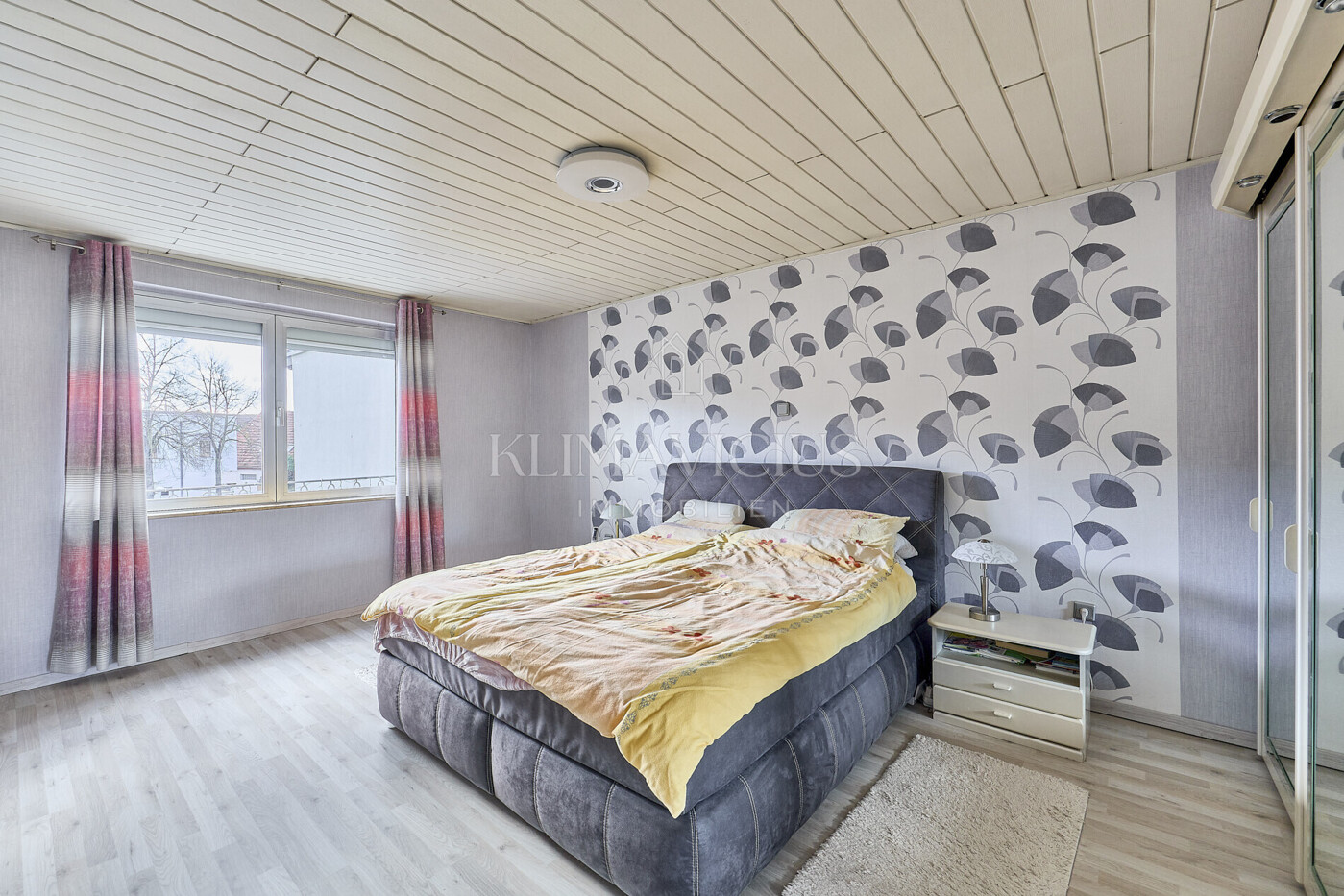 Schlafzimmer (vorderes Haus)