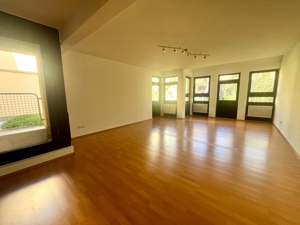 Frisch renovierte, geräumige 1-Zimmer-Wohnung in Zentrumsnähe von Remagen - Foto 1