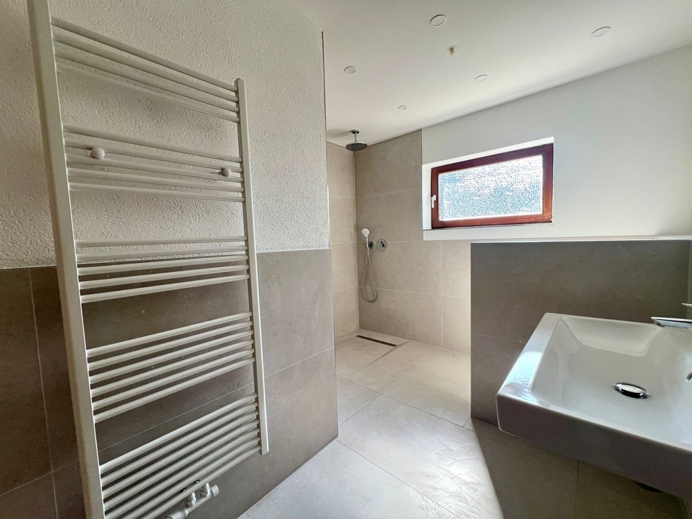 Wohnen wie im eigenen Bungalow - modernisierte 5-Zimmer-Wohnung in ruhiger Lage von Remagen-Kripp - Photo 4