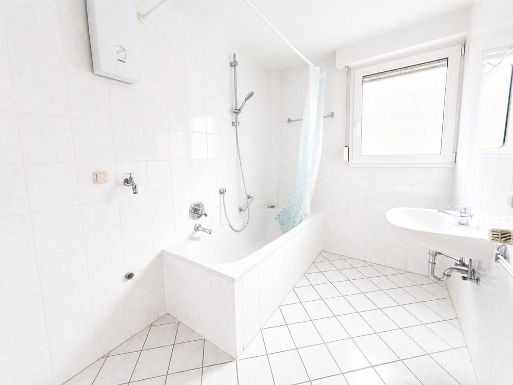 2-Zimmer-Dachgeschosswohnung mit geräumiger Wohnküche in Walporzheim - Photo 4