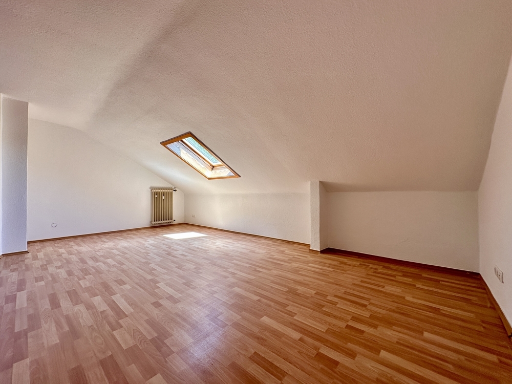 Geräumige 1-Zimmer-Dachgeschosswohnung in zentraler Lage von Sinzig-Bad Bodendorf - Photo 2