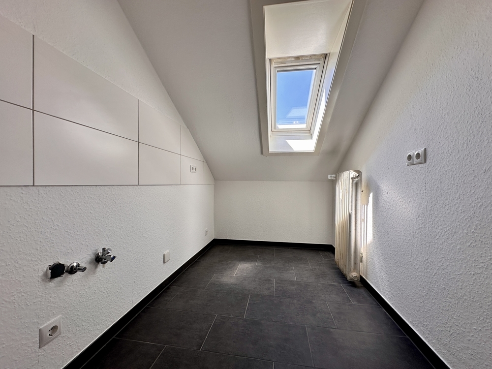 Geräumige 1-Zimmer-Dachgeschosswohnung in zentraler Lage von Sinzig-Bad Bodendorf - Photo 3