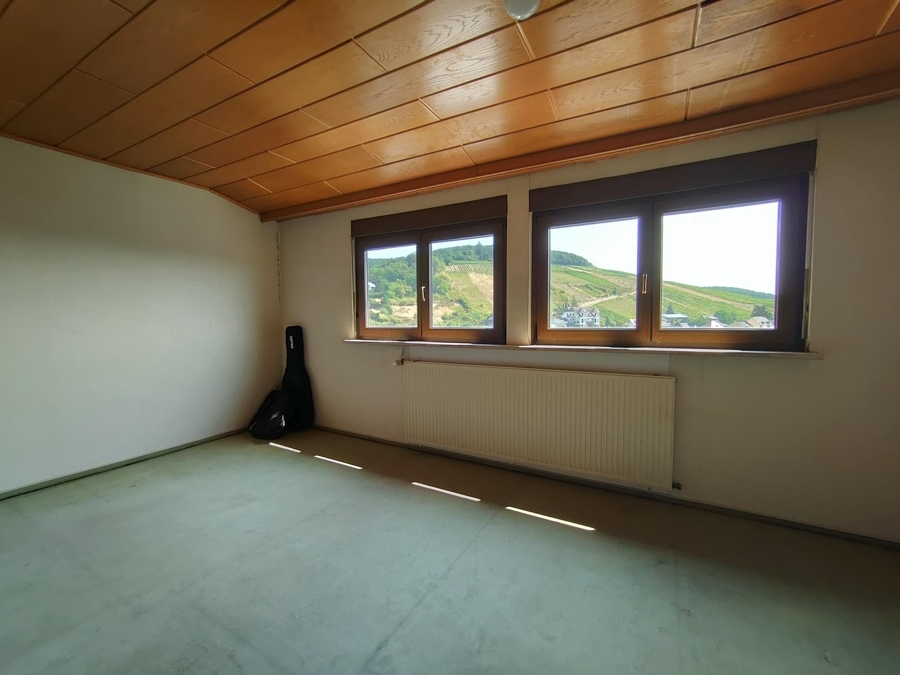 Schlafzimmer DG