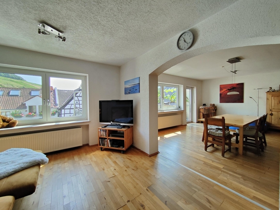 Esszimmer und Wohnzimmer