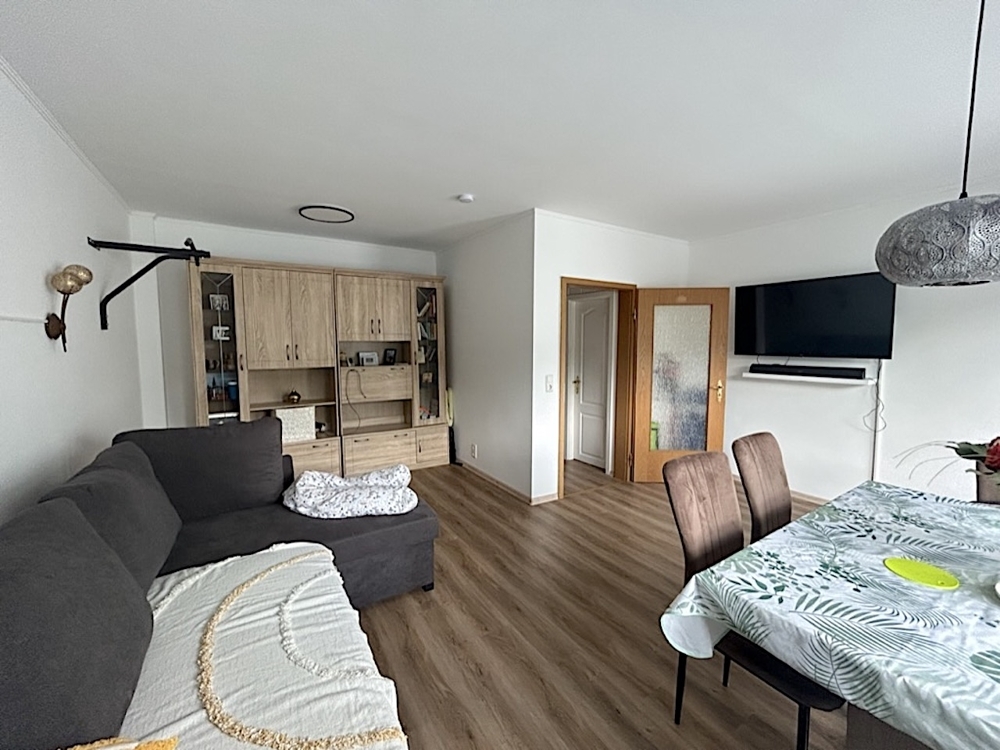 Modernes Reihenhaus mit insgesamt 3 1/2 Räumen, Keller und ausgebautem großen D ... - Photo 1
