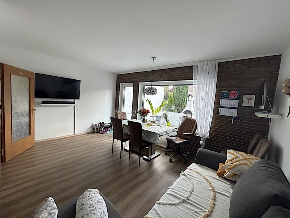 Modernes Reihenhaus mit insgesamt 3 1/2 Räumen, Keller und ausgebautem großen D ... - Photo 3