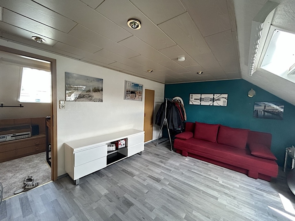 Modernes Reihenhaus mit insgesamt 3 1/2 Räumen, Keller und ausgebautem großen D ... - Photo 1