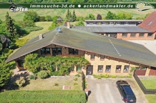 Hausfront mittig
