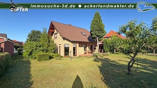 Hausrückseite Garten