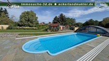 Pool und Garten