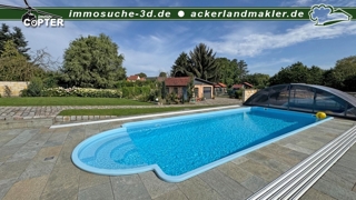 Pool und Garten