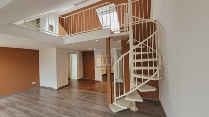 klare Architektur - Maisonette mit Galerie