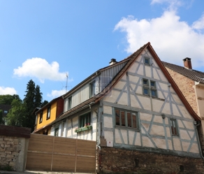 schönes Fachwerkhaus mit Bauplatz