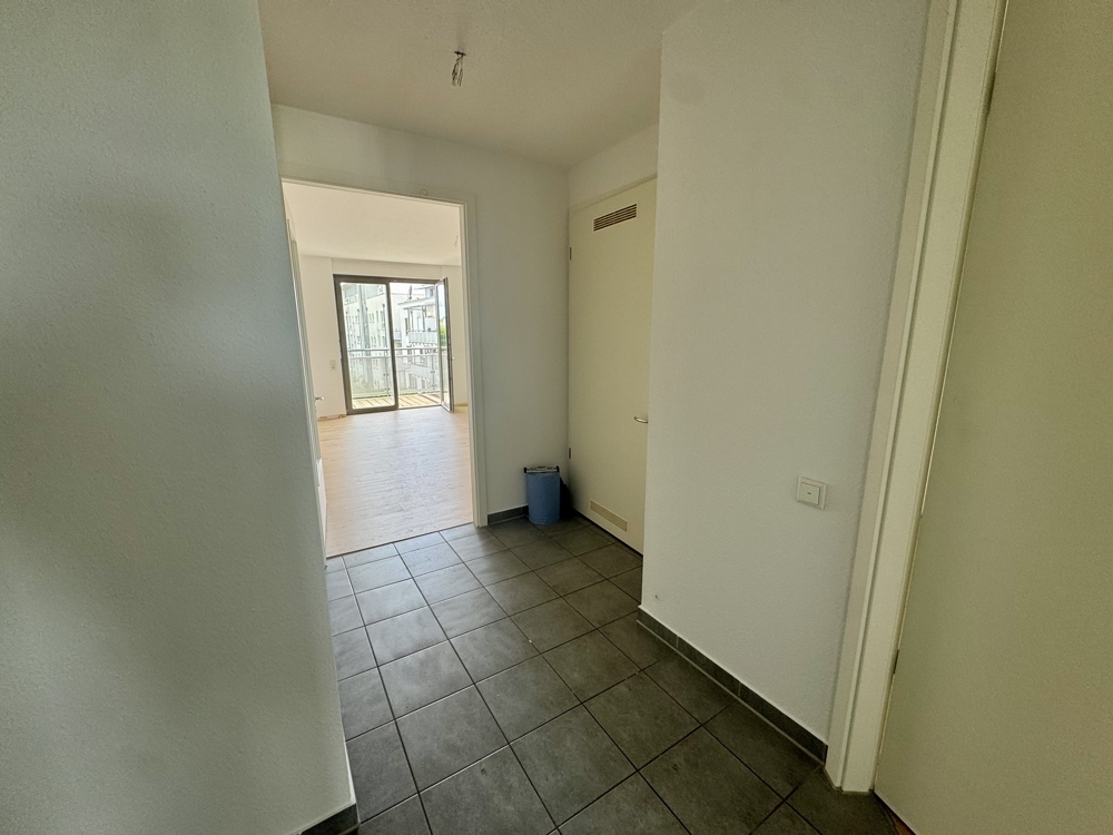 Sonnenhelle 2 Zi.-Wohnung mit Tageslichtbad plus Stellplatz mit Wallbox! - Photo 4