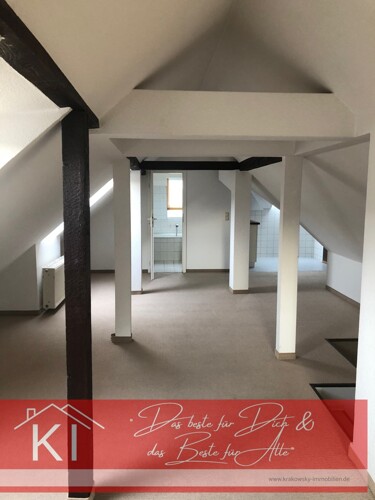 Wohnbereich zur Küche und Bad 