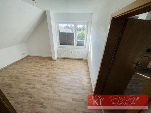 Zum Wohn/Schlafzimmer