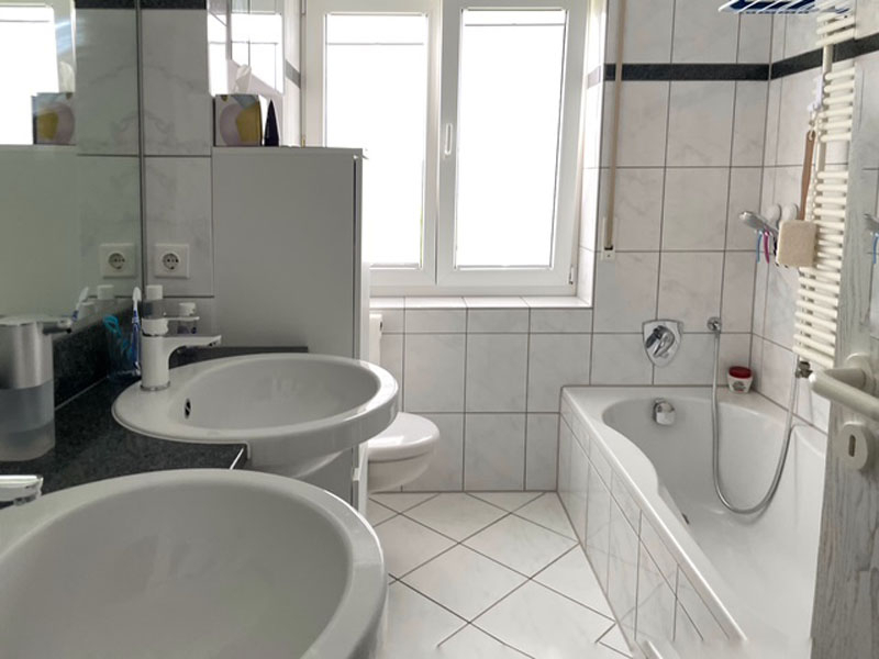 4-Zimmer-Wohnung mit Balkon und TG-Platz - Photo 2