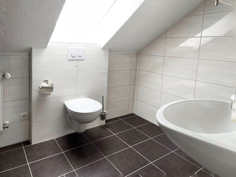 Zwei-Zimmer-Dachwohnung mit Balkon - Foto 4
