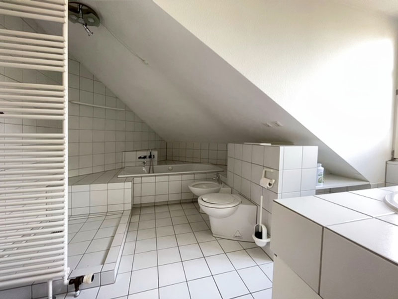 Sehr gehobene 3,5-Zimmer-Wohnung mit Garage - Foto 4