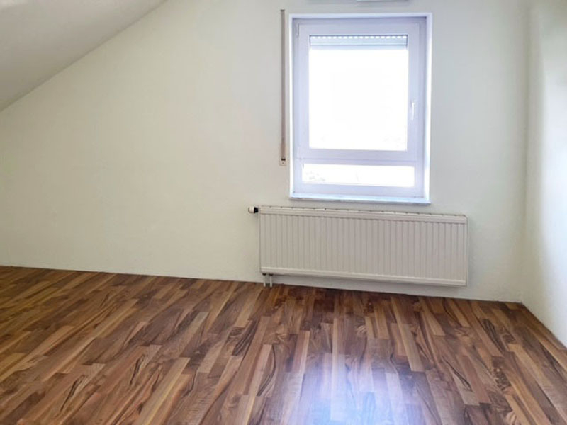 Zwei Zimmer-Wohnung mit Kfz-Stellplatz - Photo 1