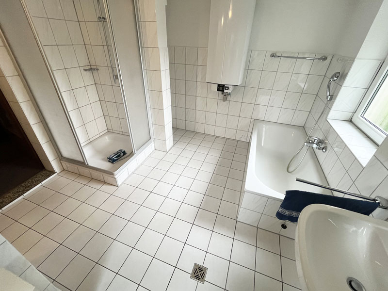 Sehr großes Einfamilienhaus mit 8 Zimmern - Photo 4