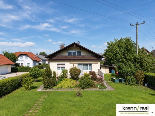 Außenansicht mit Garten