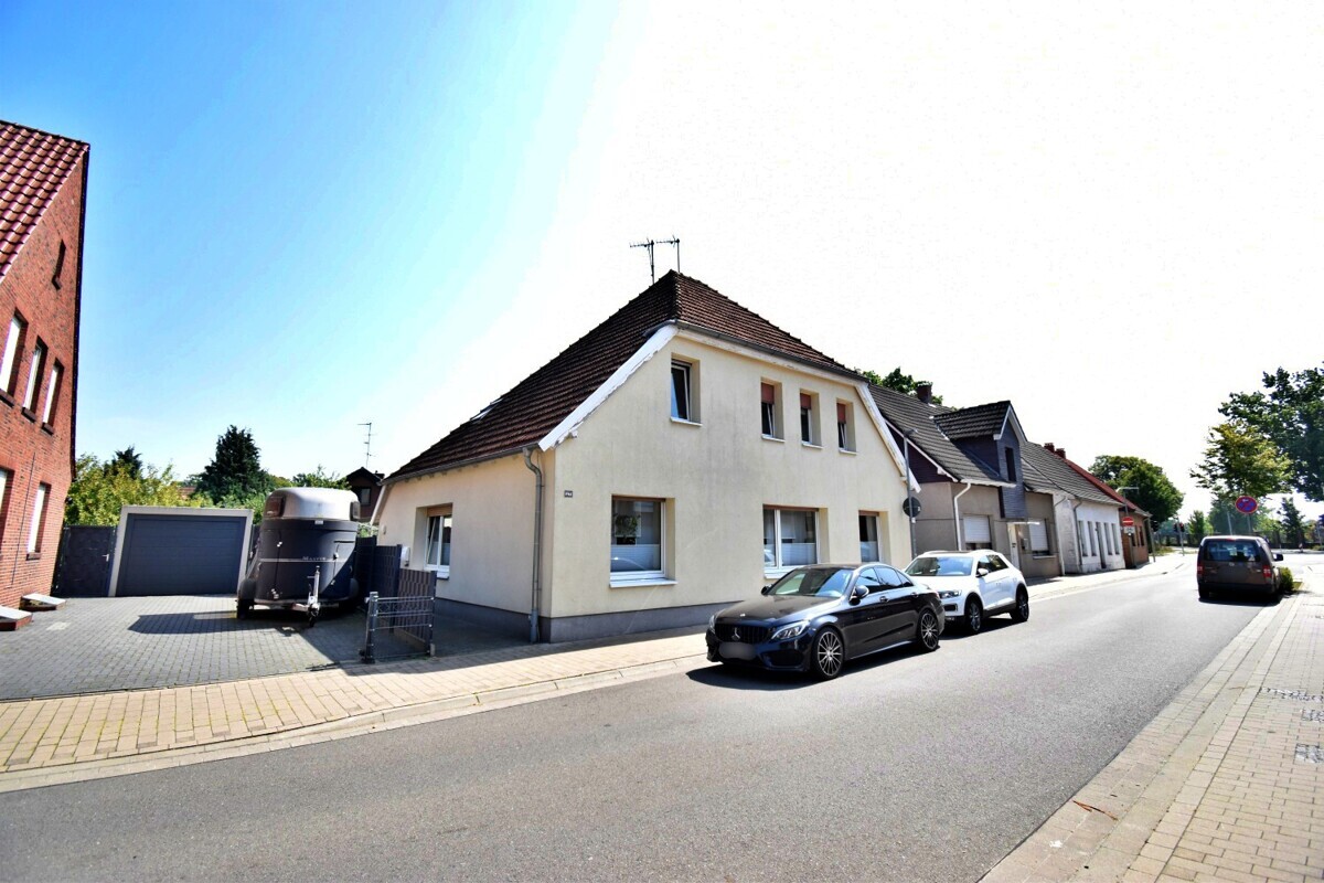 Straßenansicht