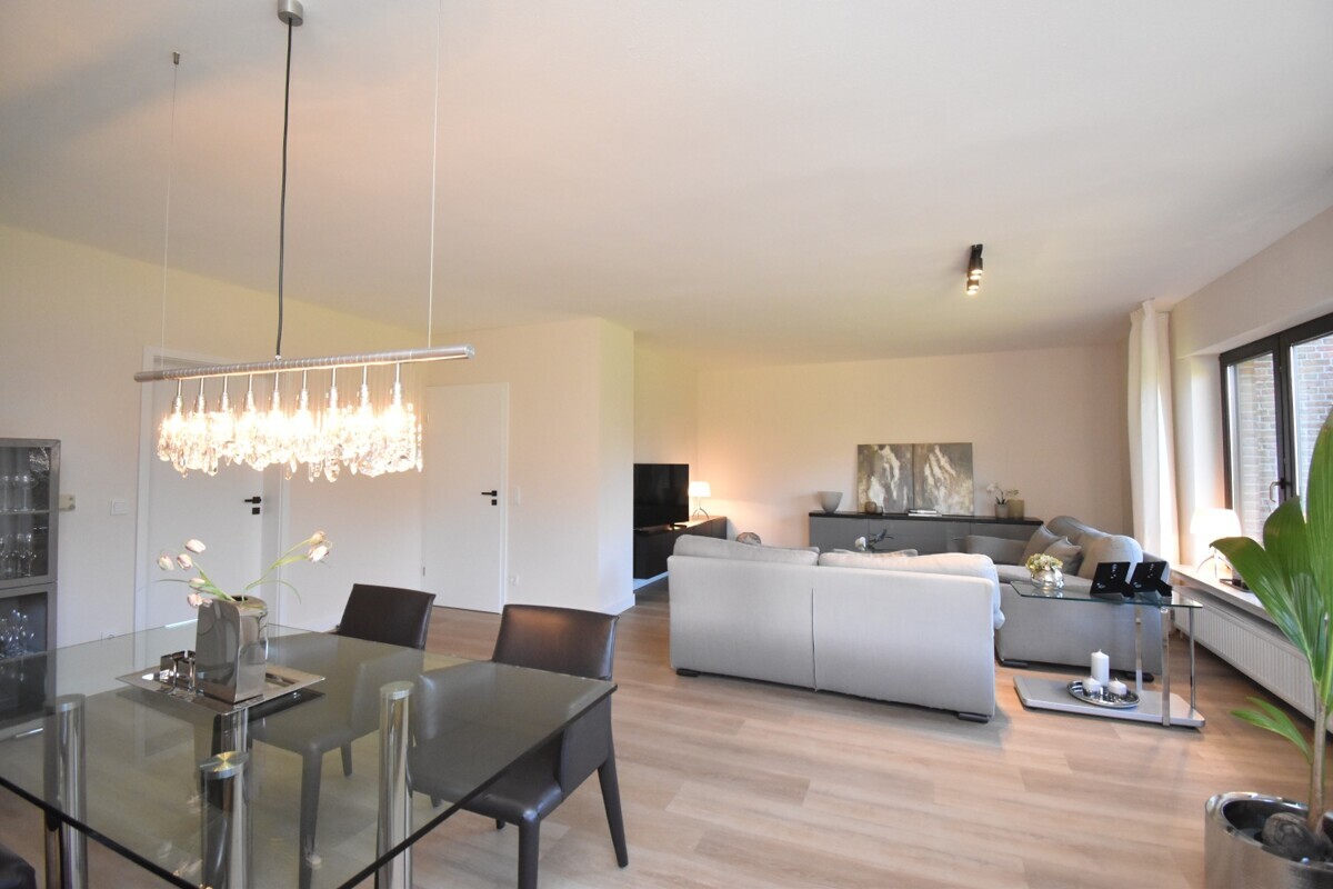 Wohn- und Esszimmer Haupthaus