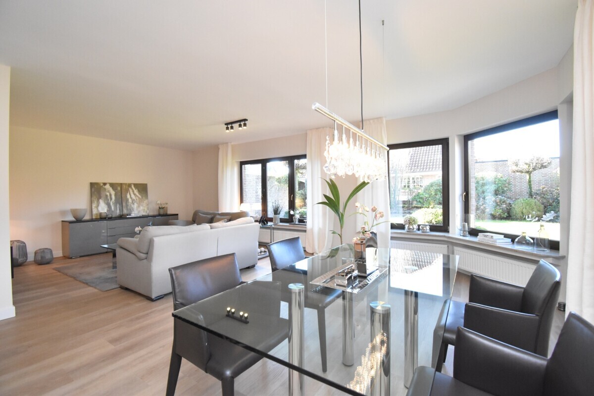 Wohn- und Esszimmer Haupthaus