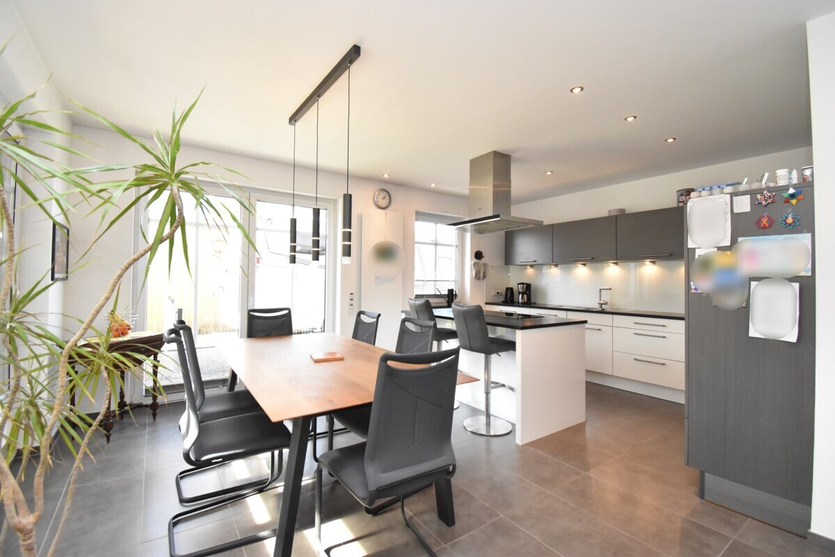 Wohn-, Ess- und Kochbereich