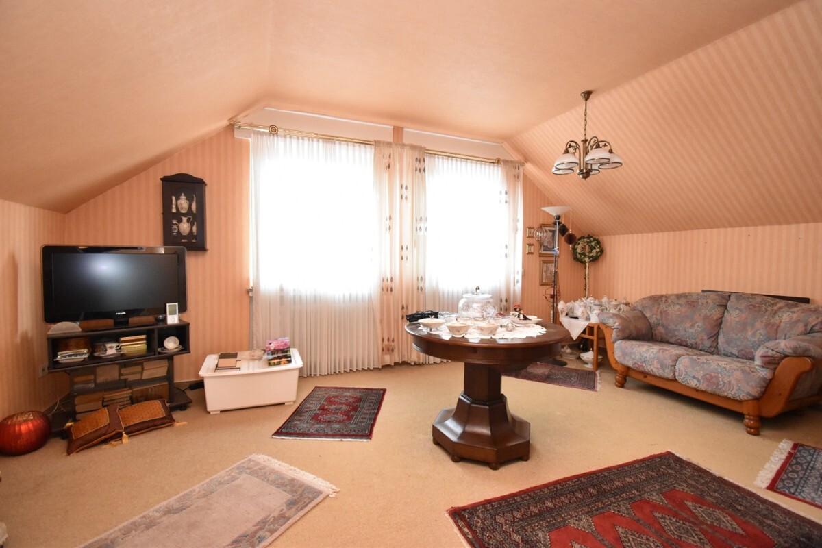 DG: großes Schlafzimmer
