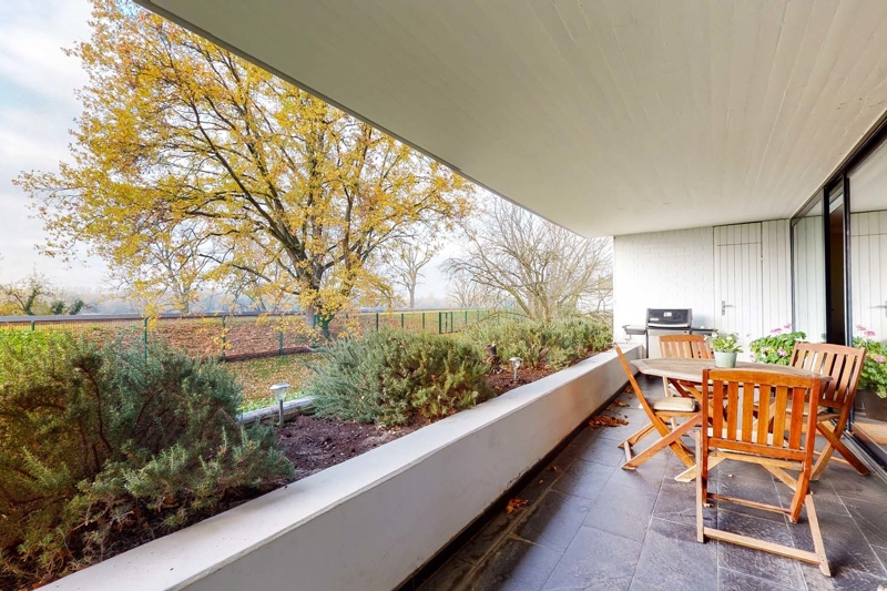 Loggia vor dem Wohnzimmer