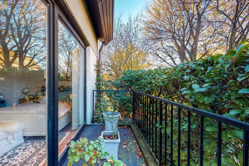 Balkon vor dem Schlafzimmer