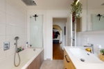 Modernes Badezimmer