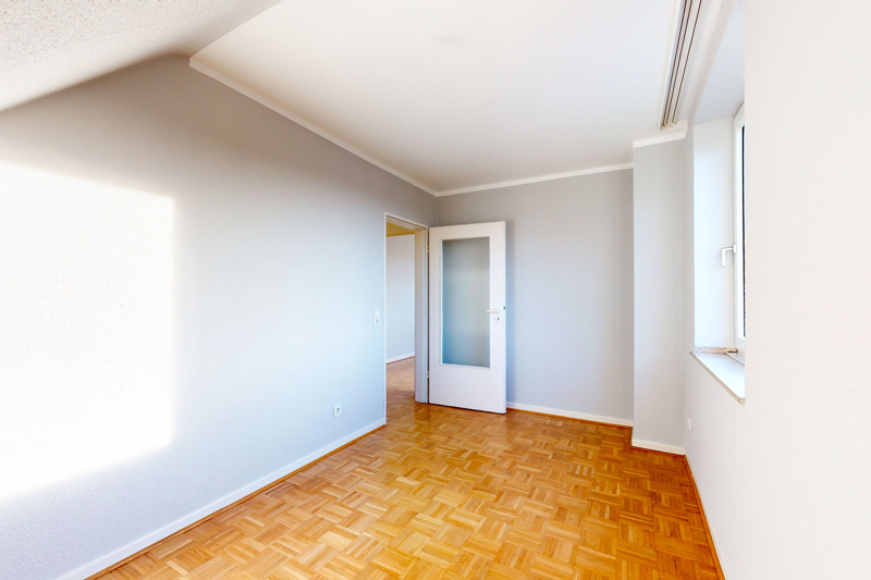 Kinder-/ oder Arbeitszimmer