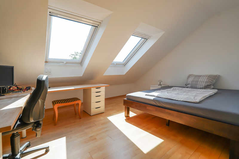 Schlafzimmer - DG